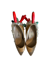 Load image into Gallery viewer, the WOODEN HEELS